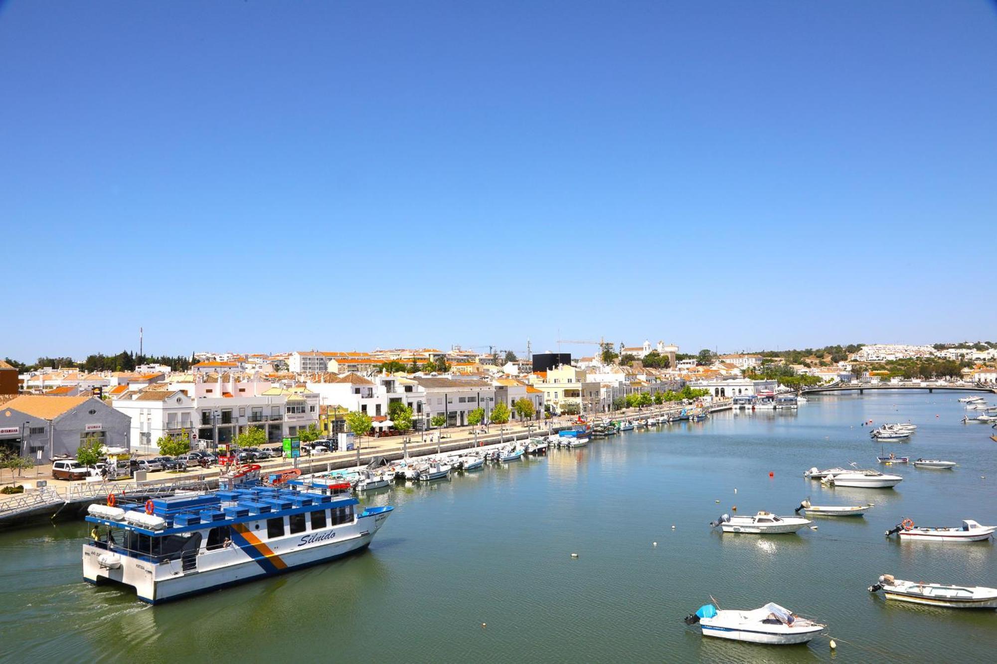 Vila Stylish Townhouse In Tavira Centre, Shared Pool Exteriér fotografie